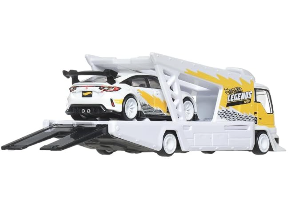Hot Wheels '24 Honda Civic Type R die-cast close up